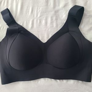 BettyBra 34DD Black with adjustable straps wire free NEW